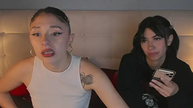 Zowi Hottiee online show from 20, 3, 2025