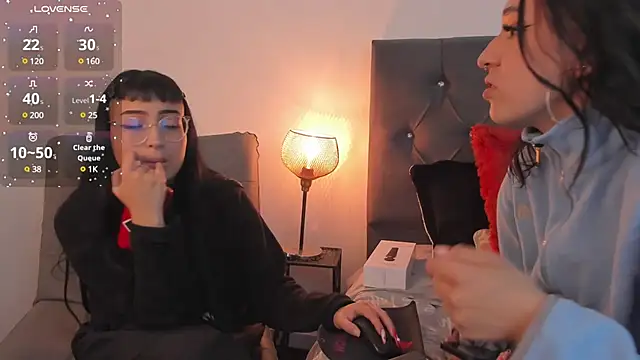 Zowi Hottiee online show from 18, 1, 2025