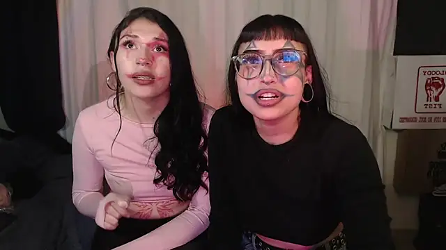 Zowi Hottiee online show from 25, 10, 2025