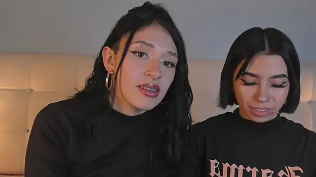 Zowi Hottiee online show from 11, 3, 2025