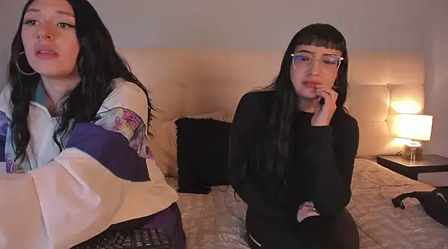 Zowi Hottiee online show from 1, 2, 2025