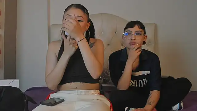 Zowi Hottiee online show from 15, 1, 2025