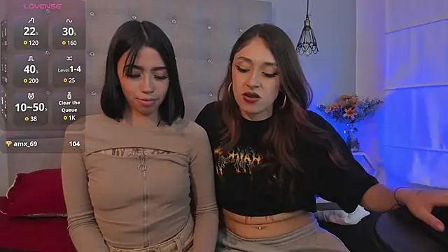 Zowi Hottiee online show from 4, 12, 2024