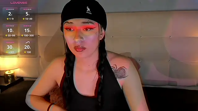 Zowi Hottiee online show from 16, 9, 2025