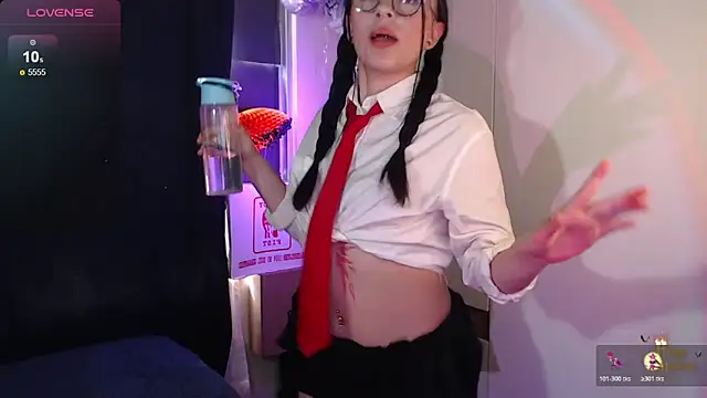 Zowi Hottiee online show from 30, 10, 2025