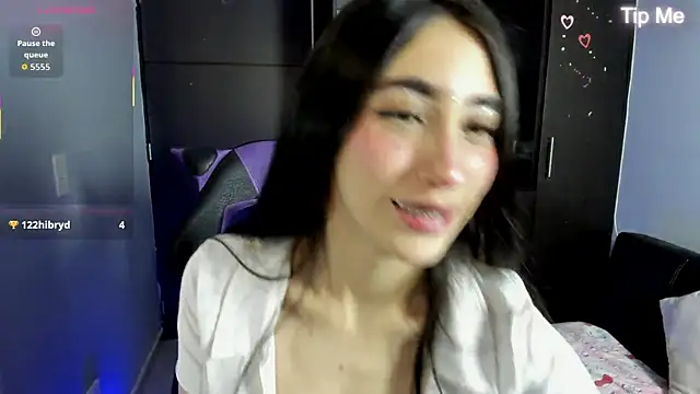 Emilytafur online show from 4, 7, 2026