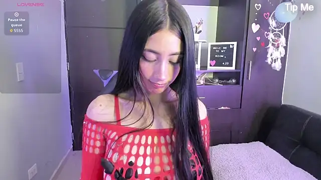 Emilytafur online show from 9, 10, 2025