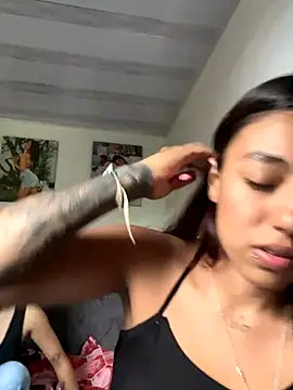 violet casper  online show from 25, 11, 2025