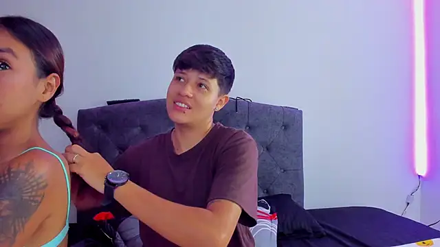 violet casper  online show from 21, 3, 2025