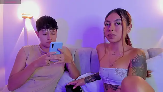 violet casper  online show from 15, 10, 2025