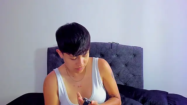 violet casper  online show from 21, 3, 2025