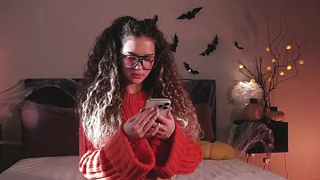 Denise Garciia online show from 31, 10, 2025