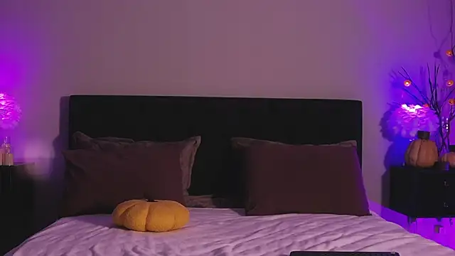 Denise Garciia online show from 28, 11, 2025