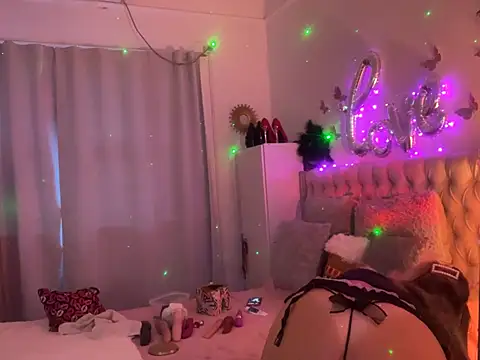 lolavalecuatro online show from 15, 3, 2025