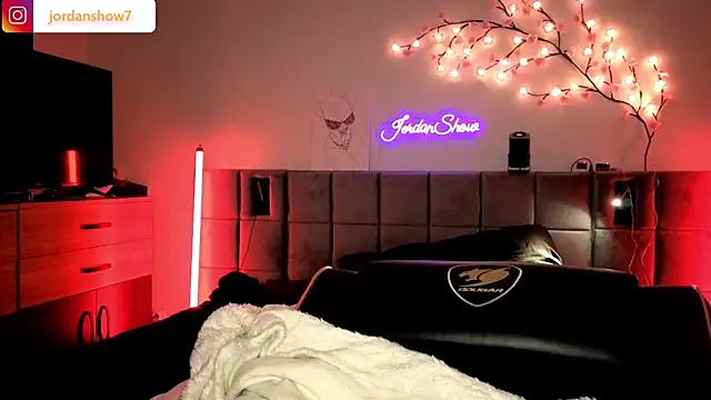 Snapshot of JordanShow chatting on 8, 1, 2026 JordanShow online show from 8, 1, 2026
