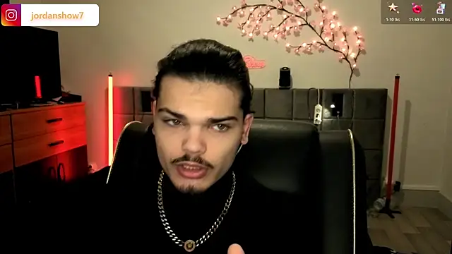 Snapshot of JordanShow chatting on 6, 1, 2026 JordanShow online show from 6, 1, 2026