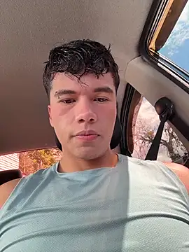 Snapshot of Logan_smith1 chatting on 21, 12, 2025 Logan smith1 online show from 21, 12, 2025