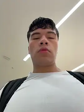 Snapshot of Logan_smith1 chatting on 5, 12, 2025 Logan smith1 online show from 5, 12, 2025