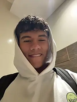 Snapshot of Logan_smith1 chatting on 27, 11, 2025 Logan smith1 online show from 27, 11, 2025