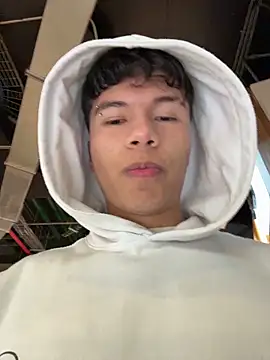 Snapshot of Logan_smith1 chatting on 8, 11, 2025 Logan smith1 online show from 8, 11, 2025