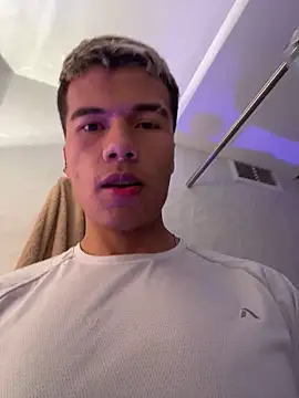 Snapshot of Logan_smith1 chatting on 16, 2, 2025 Logan smith1 online show from 16, 2, 2025