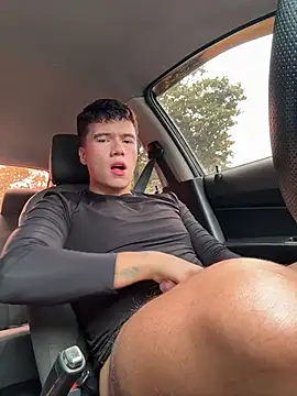 Logan smith1 online show from 15, 4, 2026