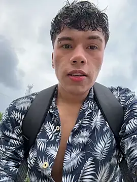 Snapshot of Logan_smith1 chatting on 11, 10, 2025 Logan smith1 online show from 11, 10, 2025