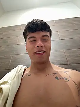 Snapshot of Logan_smith1 chatting on 21, 11, 2025 Logan smith1 online show from 21, 11, 2025