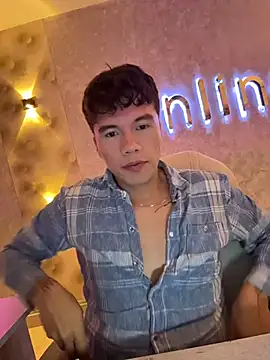 Snapshot of Logan_smith1 chatting on 6, 1, 2026 Logan smith1 online show from 6, 1, 2026