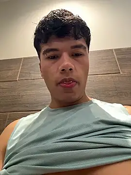 Snapshot of Logan_smith1 chatting on 25, 11, 2025 Logan smith1 online show from 25, 11, 2025