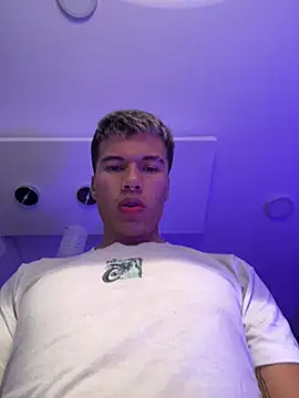 Snapshot of Logan_smith1 chatting on 17, 2, 2025 Logan smith1 online show from 17, 2, 2025