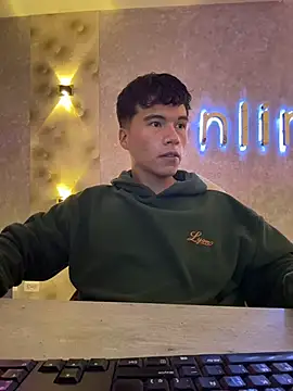 Snapshot of Logan_smith1 chatting on 20, 12, 2025 Logan smith1 online show from 20, 12, 2025