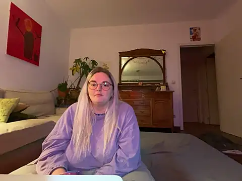 Snapshot of ofeefox chatting on 1, 1, 2025 ofeefox online show from 1, 1, 2025