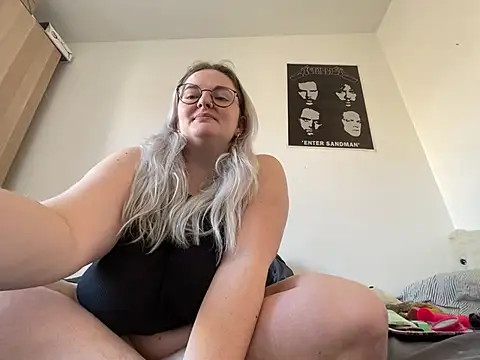 Snapshot of ofeefox chatting on 19, 3, 2025 ofeefox online show from 19, 3, 2025