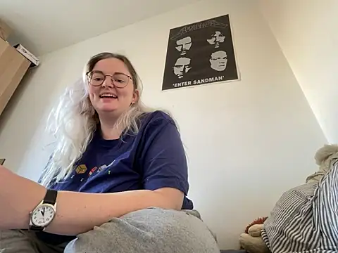 Snapshot of ofeefox chatting on 5, 3, 2025 ofeefox online show from 5, 3, 2025