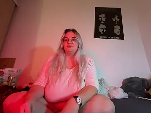 Snapshot of ofeefox chatting on 2, 1, 2025 ofeefox online show from 2, 1, 2025