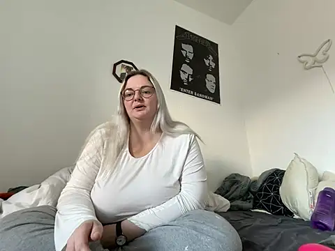 Snapshot of ofeefox chatting on 2, 1, 2025 ofeefox online show from 2, 1, 2025