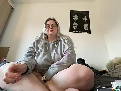 Snapshot of ofeefox chatting on 10, 3, 2025 ofeefox online show from 10, 3, 2025