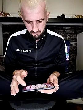 Snapshot of GrofLicno chatting on 27, 2, 2026 GrofLicno online show from 27, 2, 2026