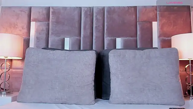 Nia Bunny online show from 25, 10, 2025