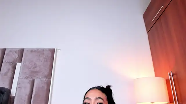 Nia Bunny online show from 28, 5, 2026