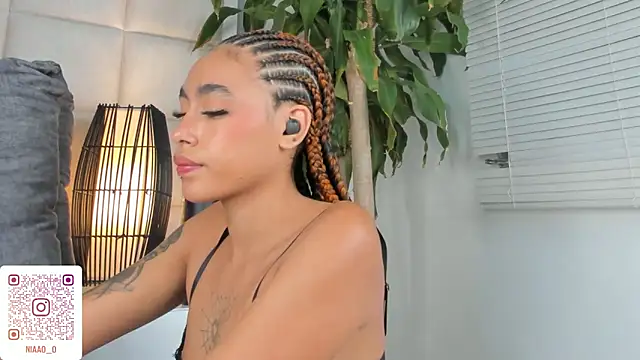 Nia Bunny online show from 7, 3, 2025