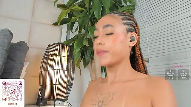 Nia Bunny online show from 11, 3, 2025