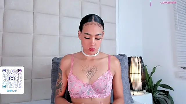 Nia Bunny online show from 1, 10, 2025