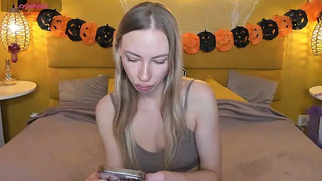 Diana Garrett online show from 31, 10, 2025