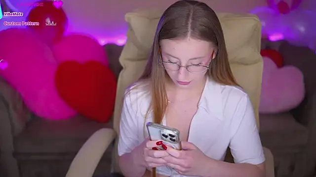 SilverrMoon online show from 8, 2, 2026