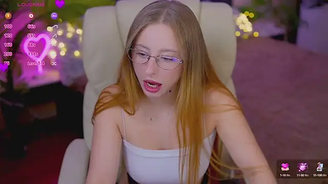 SilverrMoon online show from 9, 10, 2025