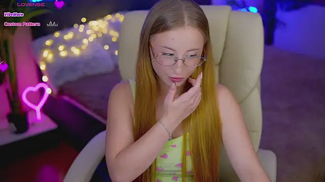 SilverrMoon online show from 20, 10, 2025