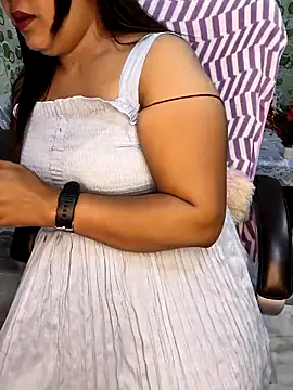 Cute-Raashii online show from 3, 11, 2025