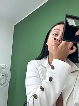 iiris  online show from 12, 11, 2025